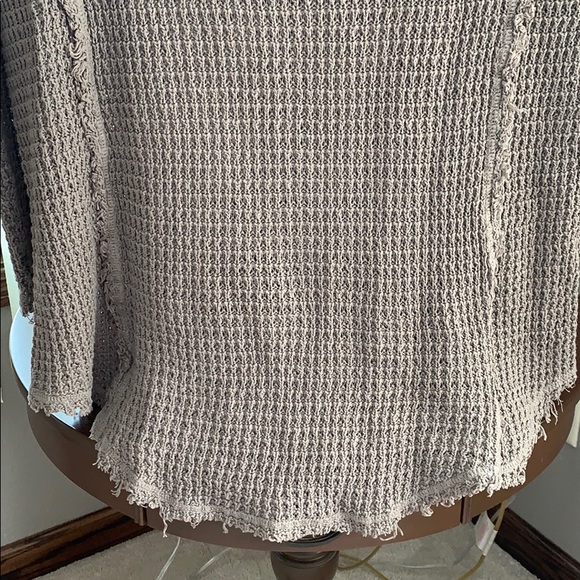 Elan taupe sweater with shoulder cut outs - Picture 7 of 9